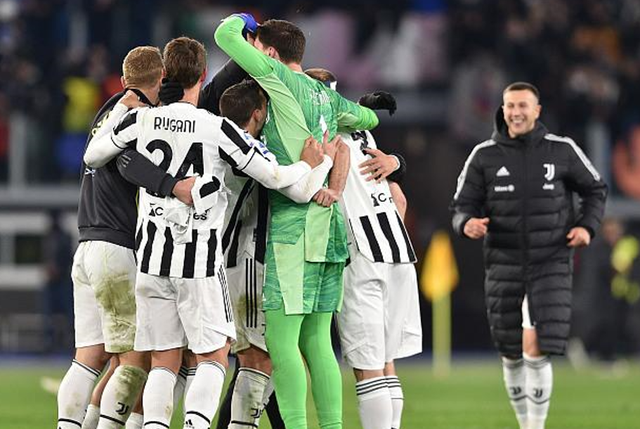 罗马主场惨败，球迷怒斥阵容调整的简单介绍