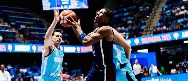 美洲杯篮球赛决赛在沸腾的气氛中结束